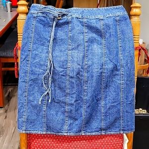 Calvin Klein Denning skirt. Size 6.